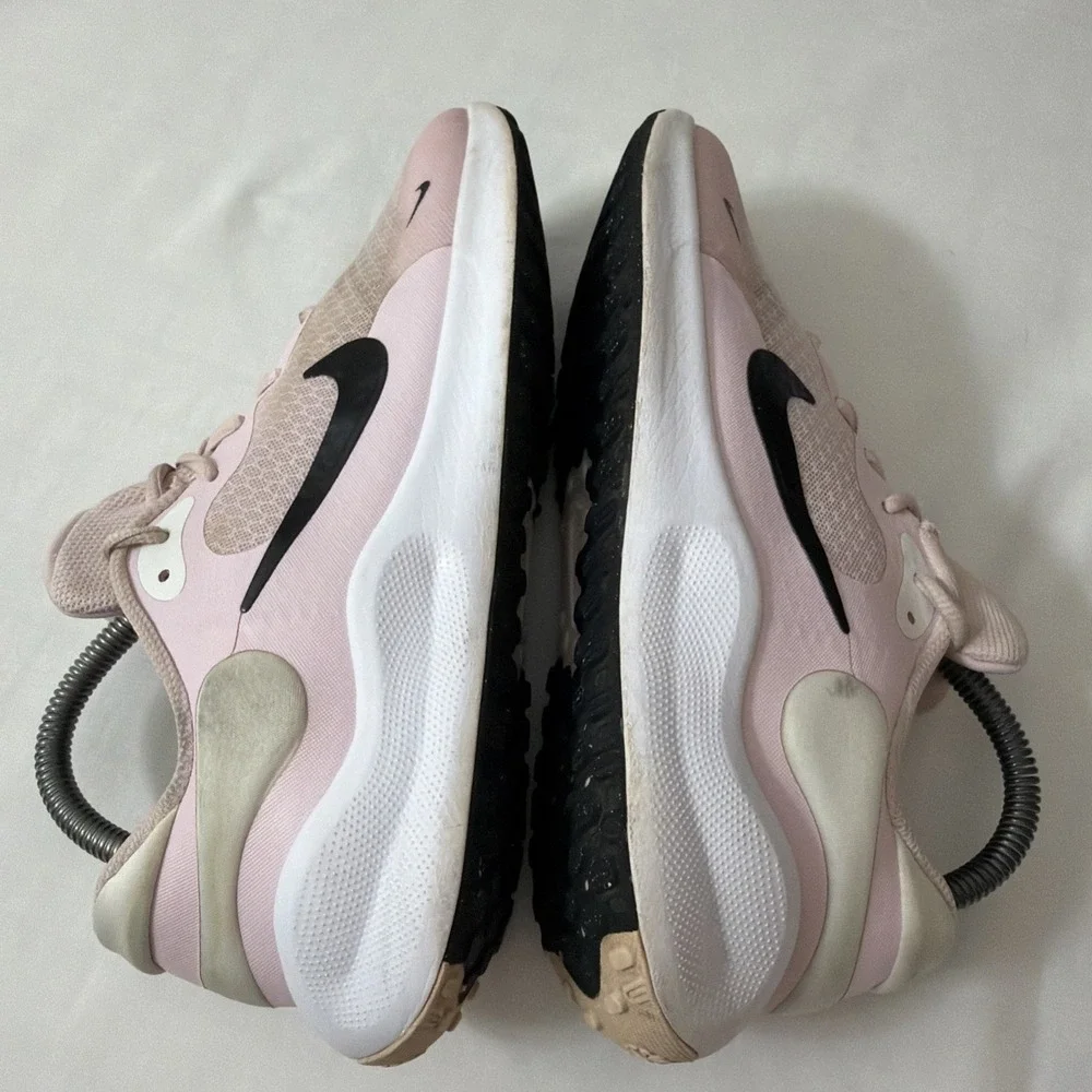 (GS) Nike Revolution 7 'Pink Foam‎ Black' US 6.5Y (FB7689-600) Or Women's Size 8